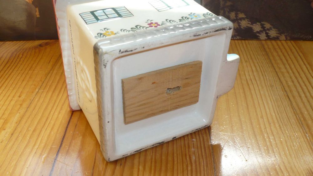Mealheiro Secla "Casinha"- Antigo