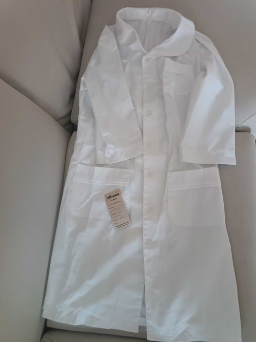 Халат медичний білий
