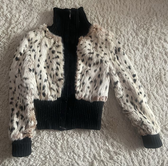 Стильна зимова куртка -бомбер з кролячого хутра, комбінована з теплим