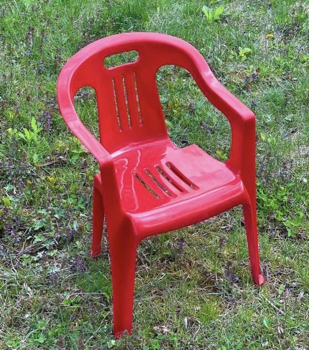 Пластикові стільці