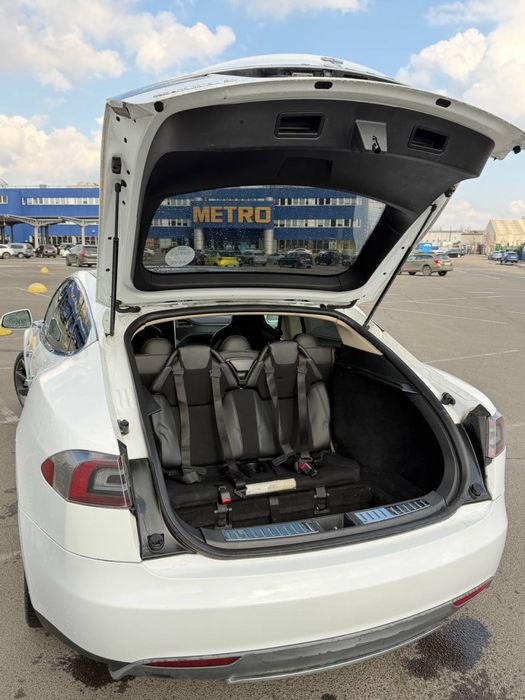 Tesla model S 2013 60Кв