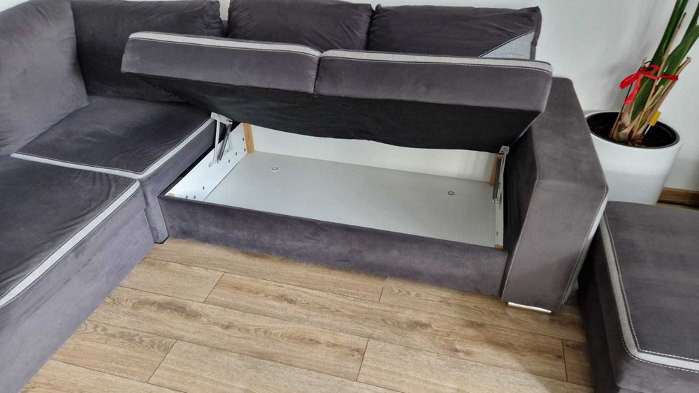 Narożnik+ fotel+ pufa w bardzo dobrym stanie (260x260cm)