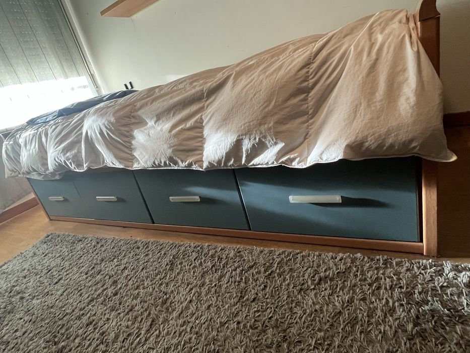Cama solteiro com colchão