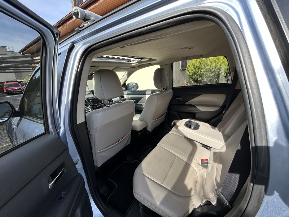 Mitsubishi Outlander 3
