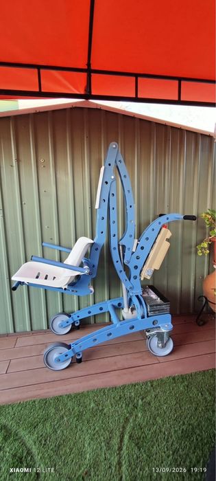 Elevador de Piscina Elétrico Golfinho – Mobilidade Reduzida