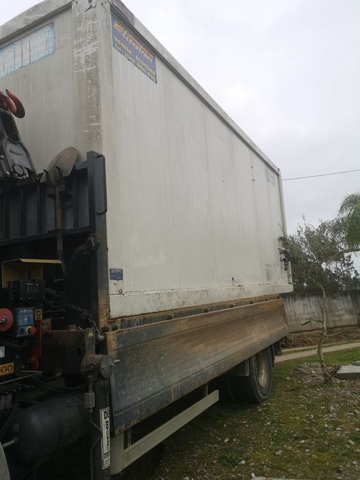 Serviço de aluguer camião grua