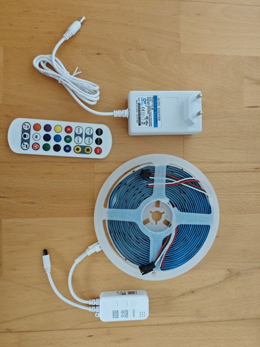 Taśma LED COB RGBIC 5 m – NEON 576 LED/m WS2811 12 V Smart WiFi Nowa