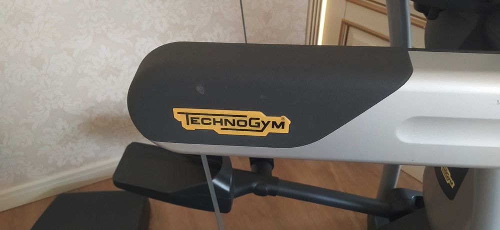 тренажер Technogym Vario 700