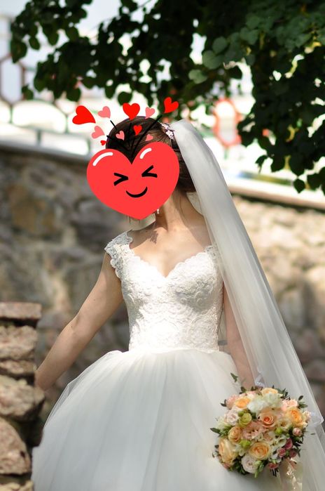 Продам весільню сукню.