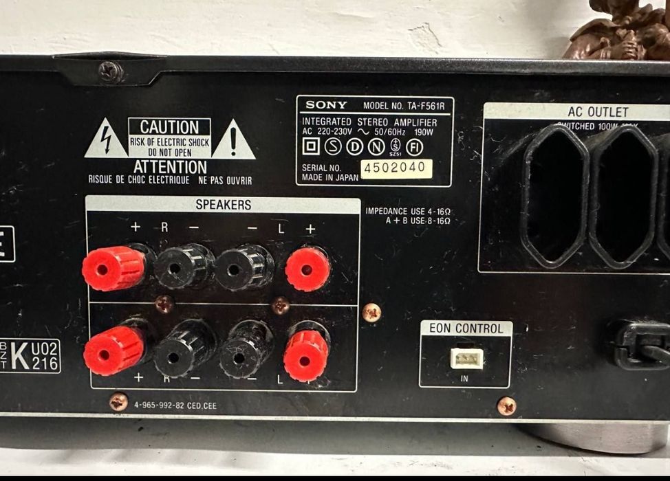 Wzmacniacz Sony TA-F 561 R. Made in Japan.