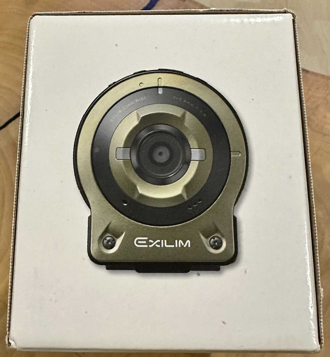 CASIO EXILIM EX-FR10 --> kamera Full HD od iMichu