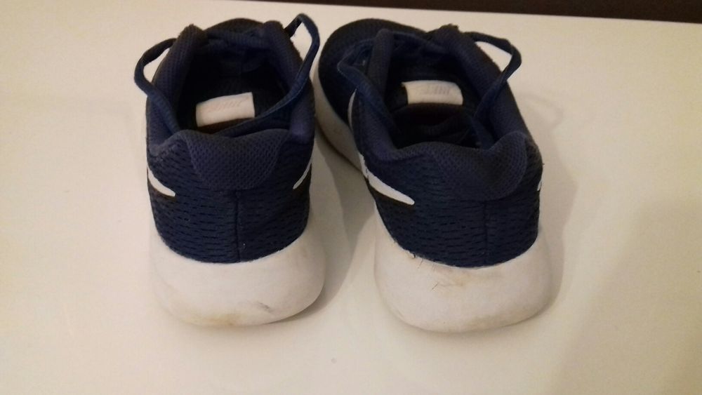 Buty sportowe siatkowe Nike rozmiar 35.5