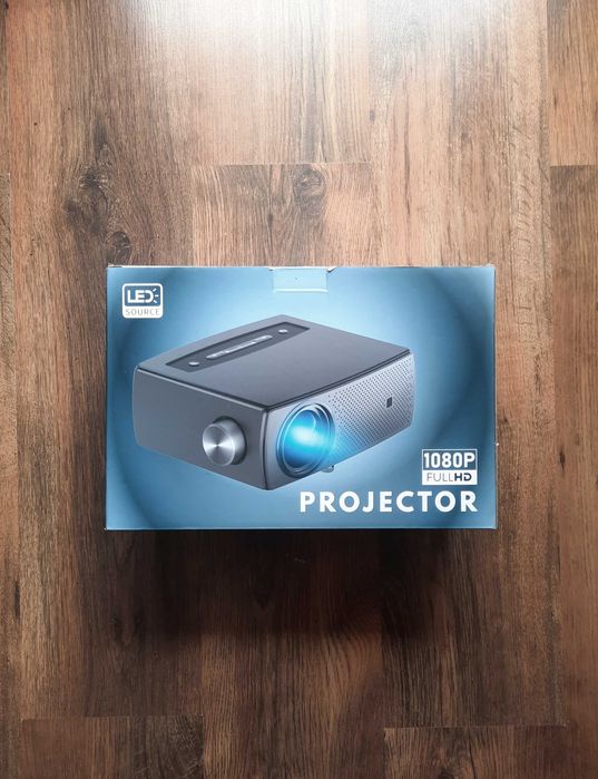 Projektor do wyświetlania filmów full HD nowy