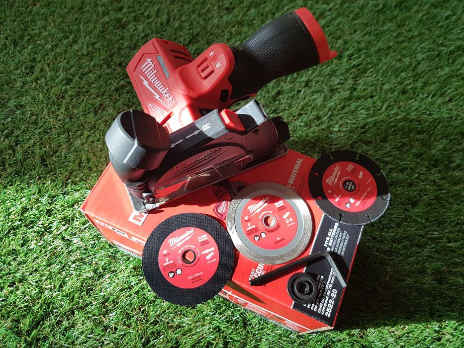 Кутовий різак Milwaukee M12 FUEL 2522-20 Міні болгарка 76мм