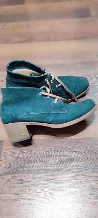 Замшеві черевики