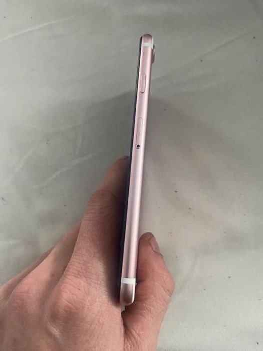 Продам айфон 7 на 128 гб