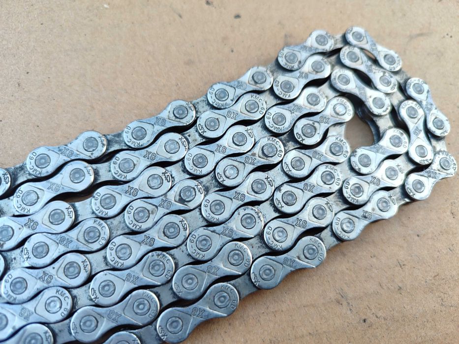 Łańcuch KMC X8 106ogniw 8spd.