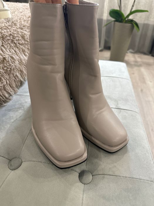 Черевички на каблуку