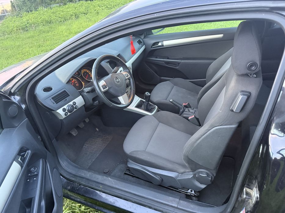 Opel astra GTC 2008 r