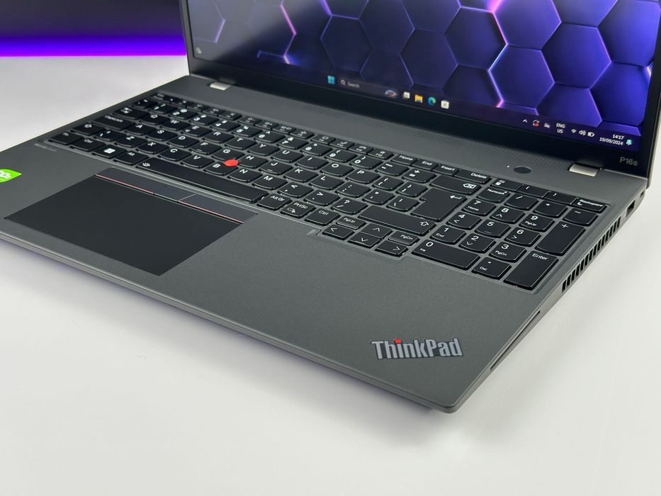 Laptop Lenovo ThinkPad P16s Gen 2 | i7-1360P / FHD+ / RTX A500 / FV23%