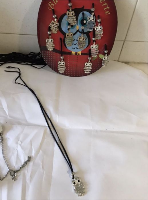 Colar com MOCHO da SORTE- NOVO - com brilhantes e em várias cores