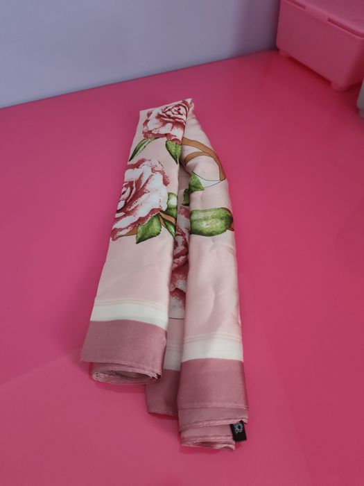 Cudna kolorowa apaszka 70x70