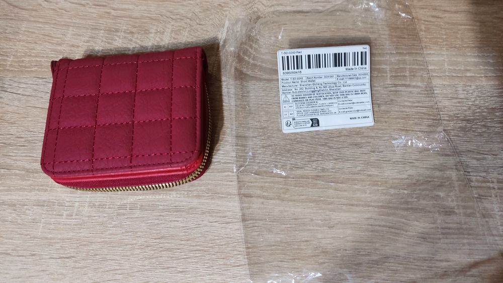 Кошелек визитница красный новый