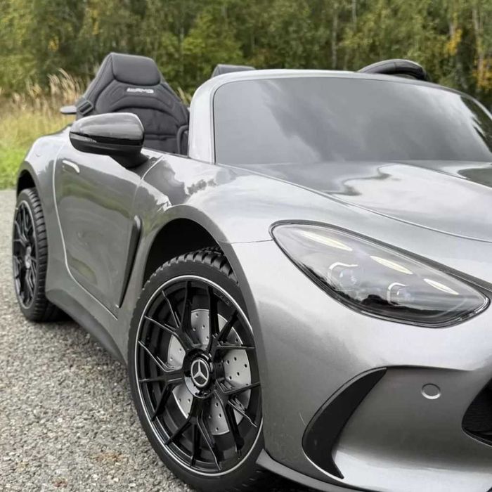 Auto na akumulator MERCEDES GT63 dla dzieci 4x200W 24V 14Ah LAKIEROWANY