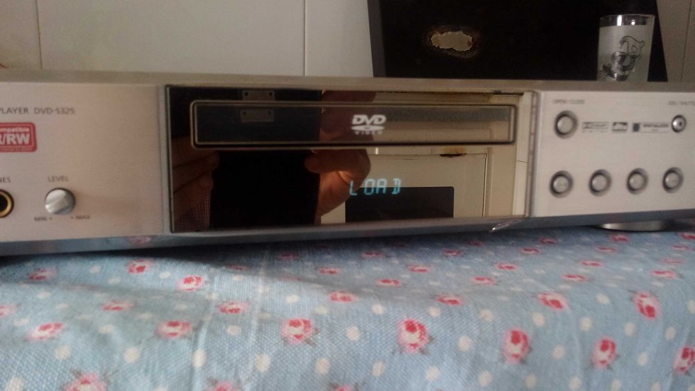Leitor de CD e DVD LG S 525 ou Samsung L 235 ou receptor satellite