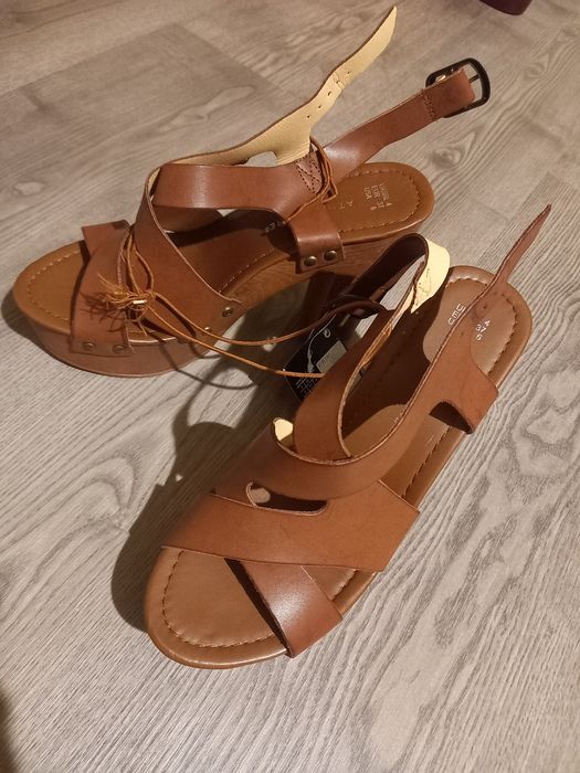 Sandálias cunha Primark