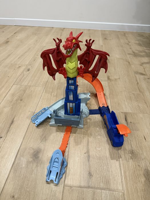 Гірка Hot Wheels дракон