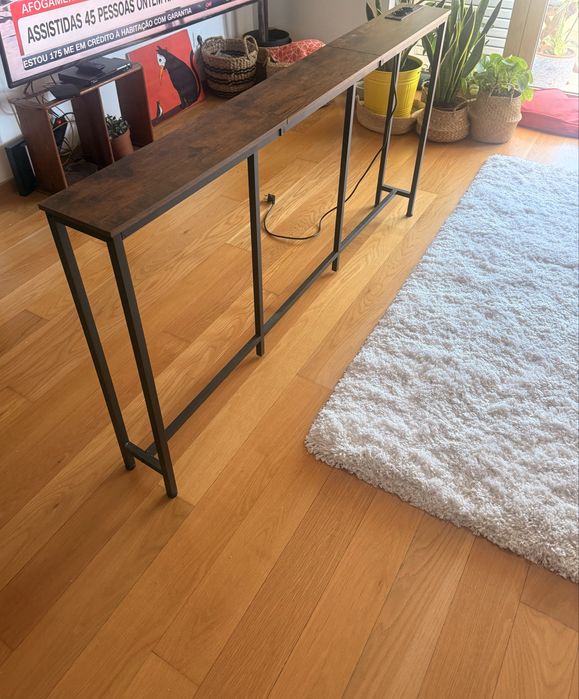 Consola sala com fichas eletricidade
