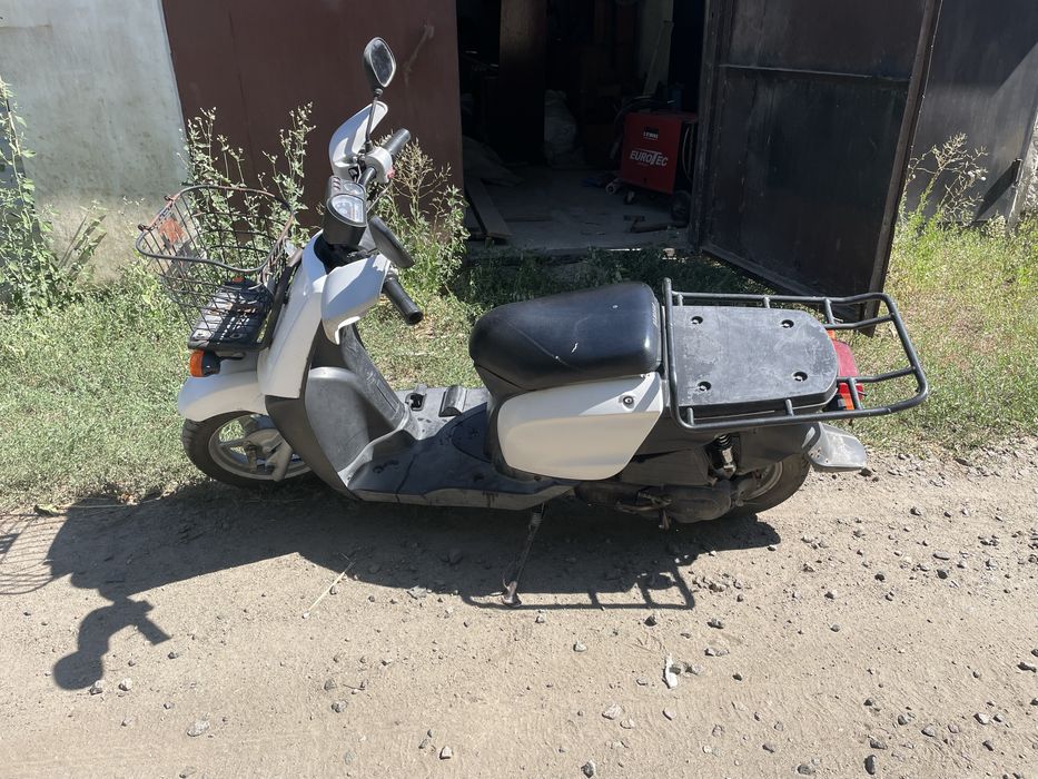 Yamaha Gear 4T 2011 року  сів поіхав