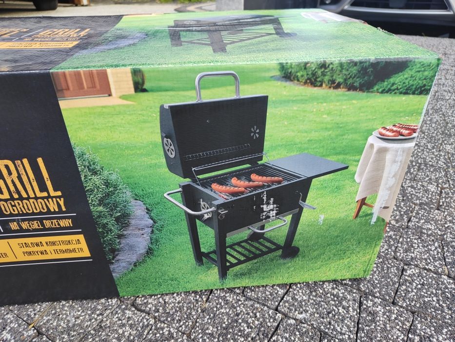 Duży grill ogrodowy z rusztem i pokrywą nowy
