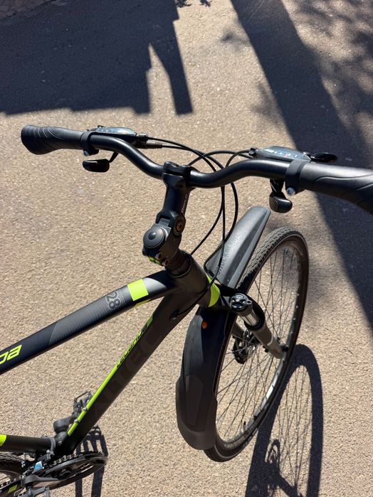 Mountainbike almost new, including mudguards