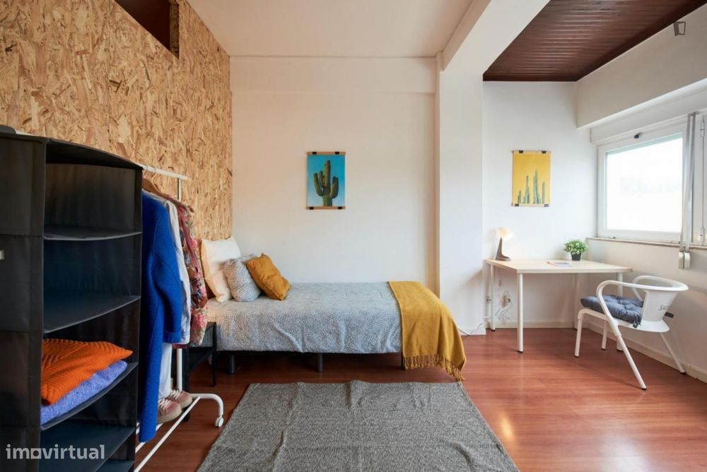 Quarto - localizado em Lumiar Lisbon