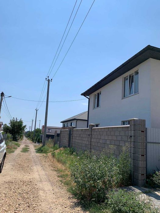 Продам дом в Червоном хуторе.