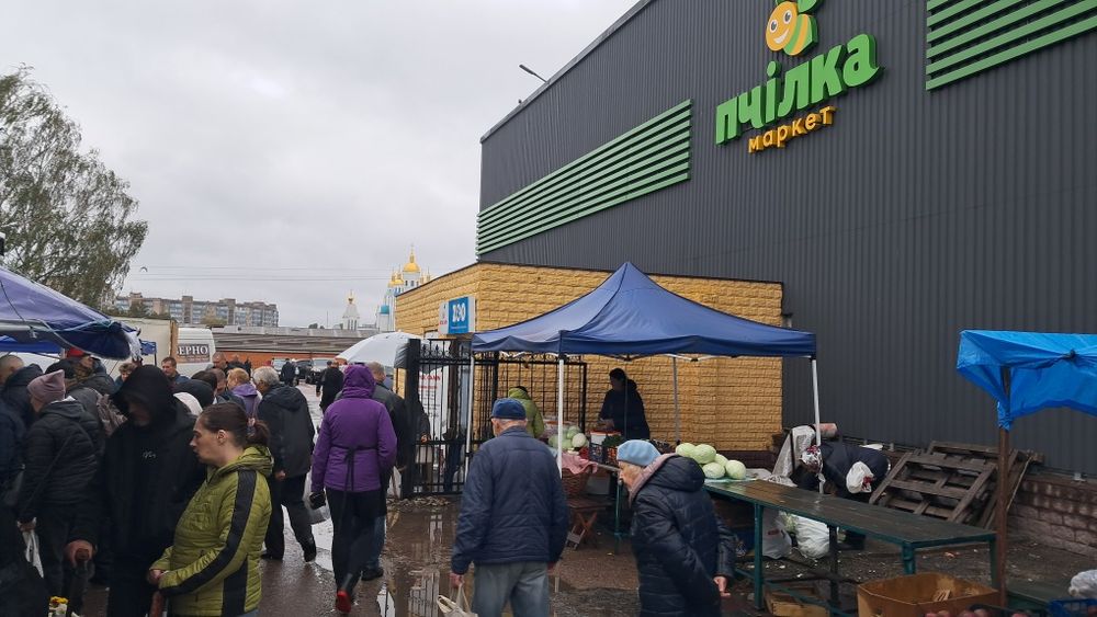 Оренда  приміщення 270м2 (100грн/м2) на Ринку "НИВА" ( ел.17КВТ)