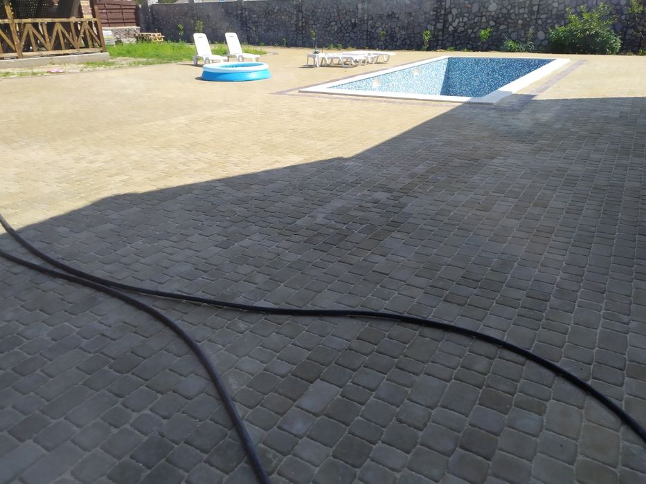 Укладання тротуарної плитки