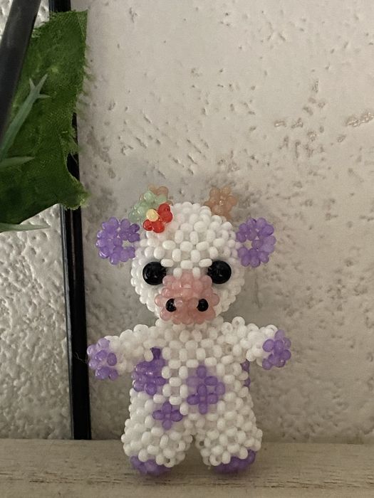 Амігрумі коровка із бісеру