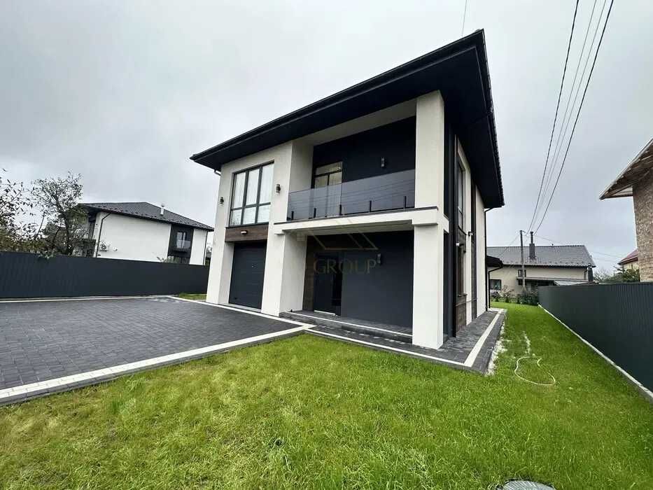 Продаж ОСОБНЯКА з якісним Авторським РЕМОНТОМ на початку Крихівців!