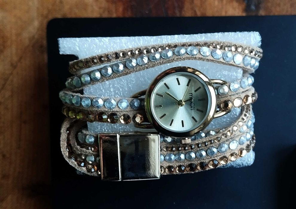 Relógio senhora Moon Crystal Wrap novo com caixa