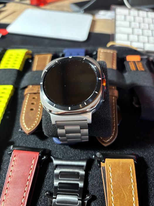 Smartwatch Samsung Galaxy Watch Ultra | 47 mm | Prateado, Cinzento, Titânio + 12 braceletes