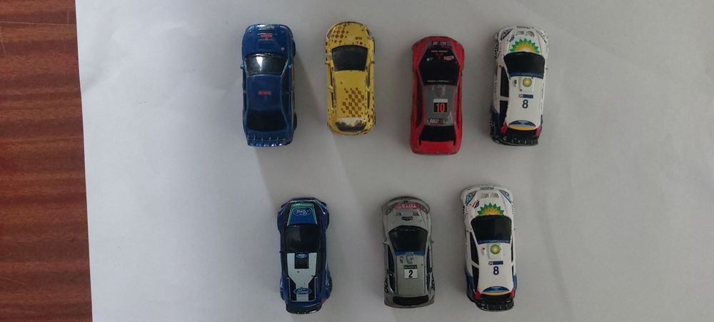 Carrinhos e motas 1/58