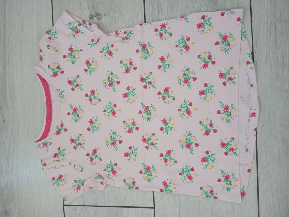 110 cm. Bluzka z krótkim rękawem F&F