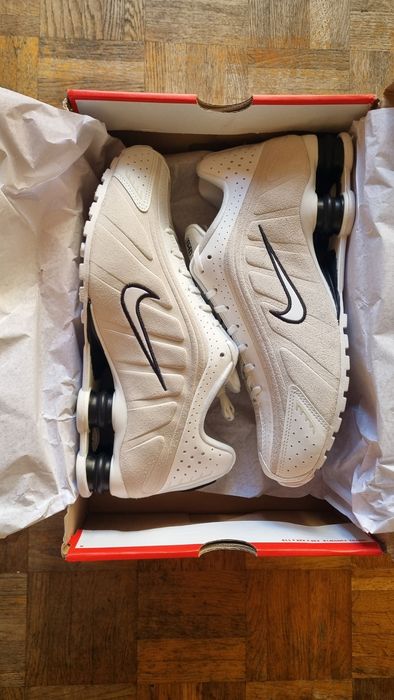 Ténis Nike Shox R4 Branco/Preto - Novos na Caixa (Tam 42)