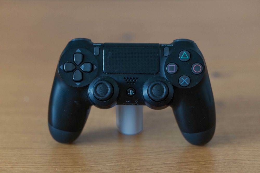 Konsola PS4 Slim 1TB | pad i kable | FW 13.02