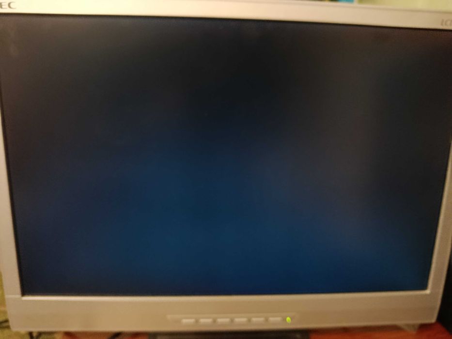 Монитор- NEC LCD22WV