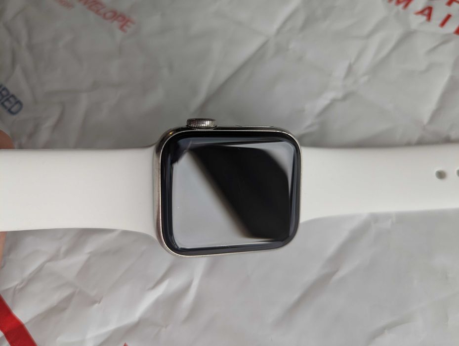 США Стальний Apple Watch 6 40 Stainless Steel silver батарея 84% рідна