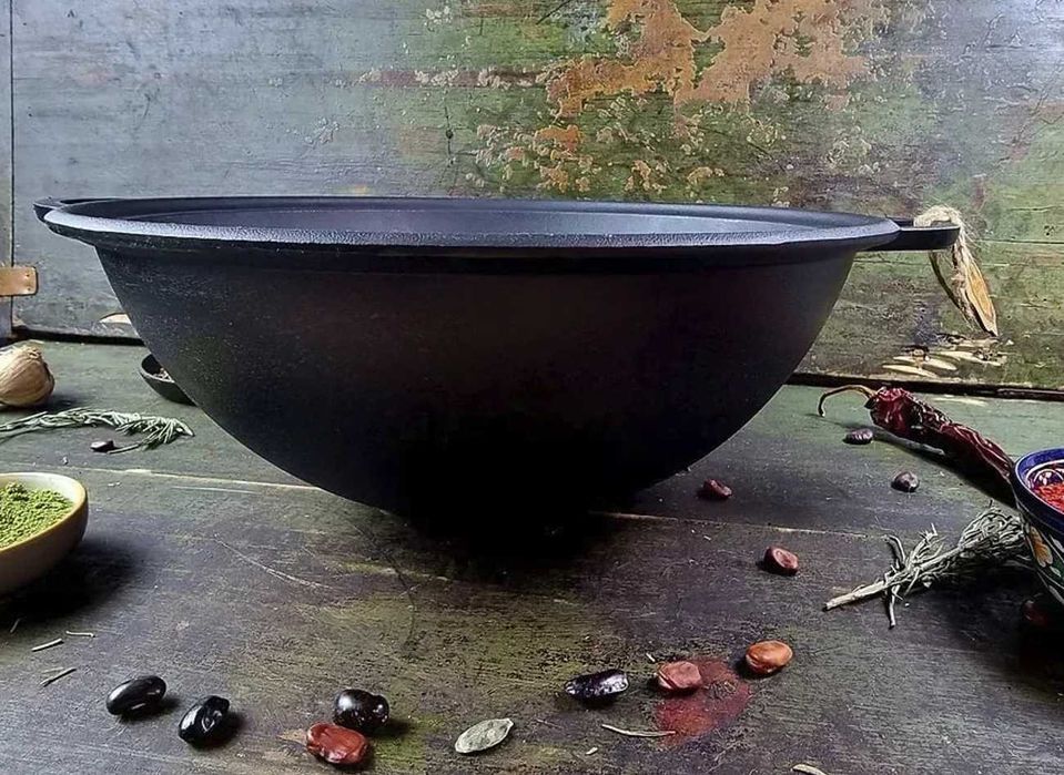 Казан чугунний 8,12,15,18л кришкою сковородою форми Wok + ПОДАРУНОК